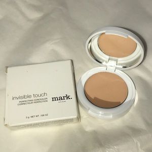 mark by AVON Invisible Touch Concealer Light